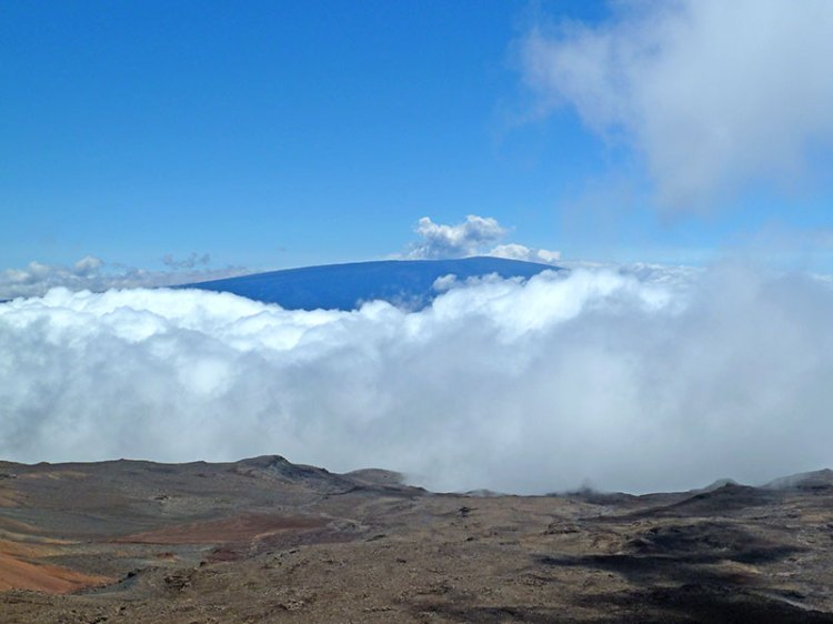 Mauna Loa from the top of Mauna Kea